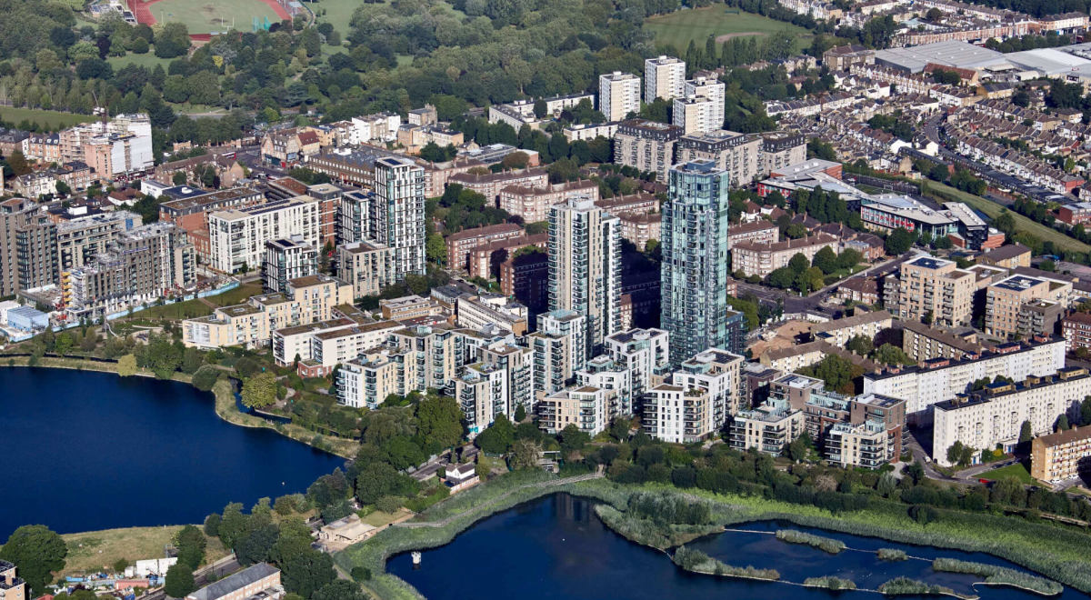 伦敦·伍贝里湖景苑 Woodberry Down 外立面